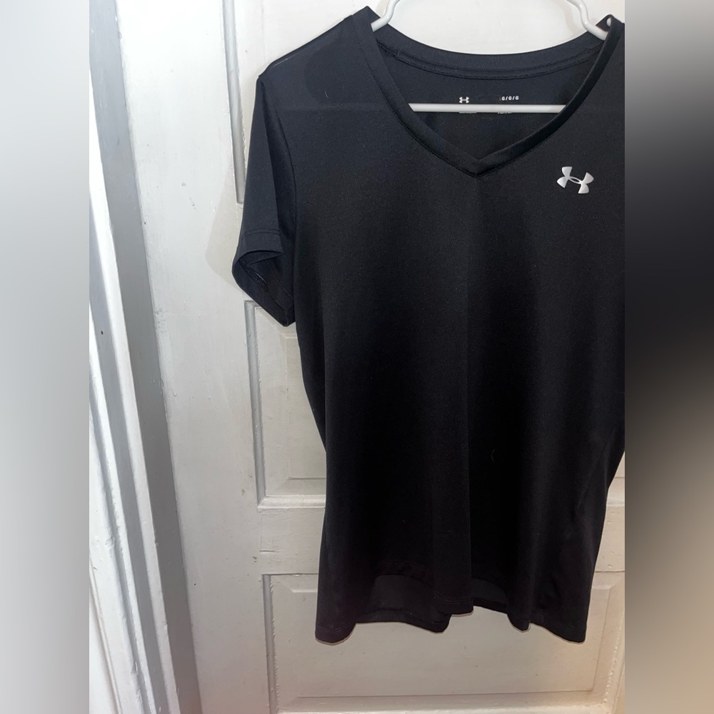 Under Armour UA Tech V-Neck Short-Sleeve Shirt for Ladies - Picture 4 of 7